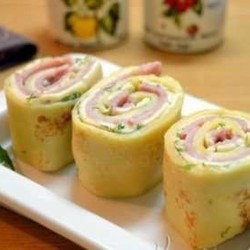 Блинные рулеты с начинкой из ветчины и сыра | Ленивая кухарка