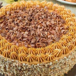 Самый вкусный торт. Главное, успеть отрезать кусочек себе!