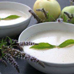 ЯБЛОЧНЫЙ МУСС С МАНКОЙ