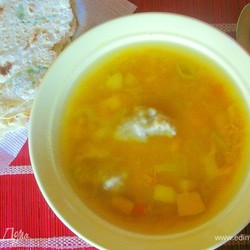 Острый тыквенный суп с клецками