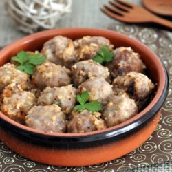 Испанские тефтели в миндальном соусе