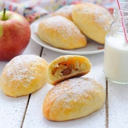 Пирожки из нежнейшего творожного теста с яблоками