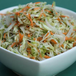 Витаминный салат из капусты