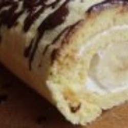 БИСКВ. РУЛЕТ С БАНАНОМ И СМЕТАН.КРЕМОМ