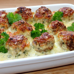 Потрясающая запеканка из цветной капусты и риса с тефтелями