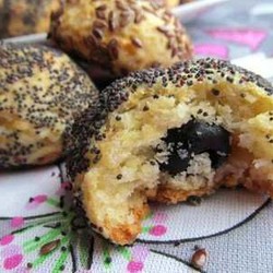 Сырное печенье с начинкой из маслин