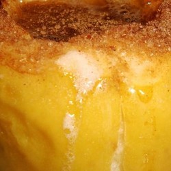 Яблоки, запеченные в духовке (с медом, с творогом): рецепты с фото