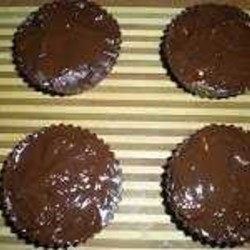 Шоколадные корзинки с клубникой и сливками