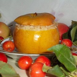 Печеные яблоки, фаршированные рисом
