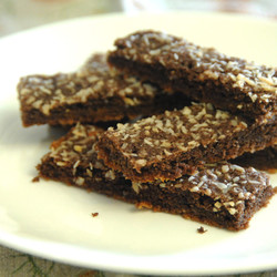 Шоколадное печенье в кокосовой стружке