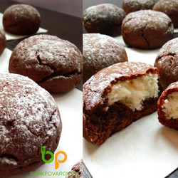 Шоколадное печенье с кокосовой начинкой