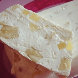 Творожный десерт с ананасами