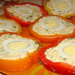 Перец с сырной начинкой и яйцом. Обалденная и быстрая закуска!