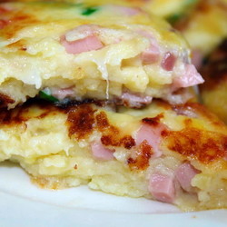 Карт. «лепешки» с сыром и колбасой