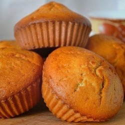 Πышныe мaнныe кeкcы