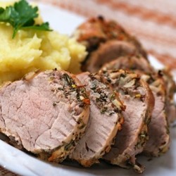 Свинина с розмарином в духовке