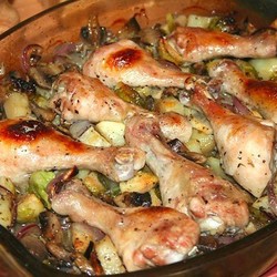 Куриные голени, запечённые с грибами и овощами