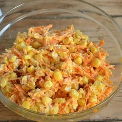 Салат с корейской морковкой и копченой курицей