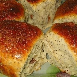 Булочки с маком и изюмом