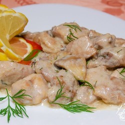 Курица с шампиньонами в сливочном соусе - пошаговый рецепт с фото на Готовим дома