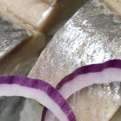 Канапе с селедкой. 12 канапе с сельдью - идеи для фуршета | Снова Праздник!