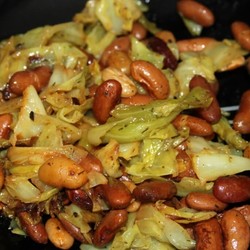 Фасоль тушенная с капустой
