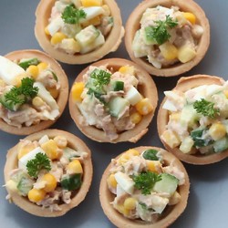 Салат с тунцом