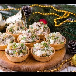 Салат с печенью трески в тарталетках