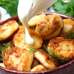 Жареные ленивые вареники, на мой вкус они намного вкуснее варенных!