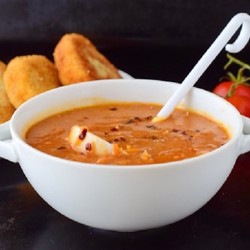 Универсальный красный соус: к мясным блюдам и гарнирам