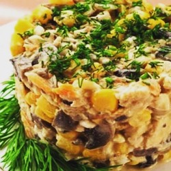 Салат с курочкой и шампиньонами