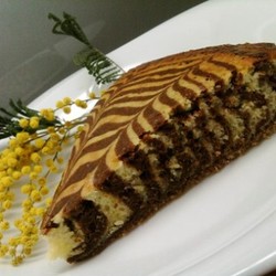 Пирог «Зебра» на кефире в мультиварке