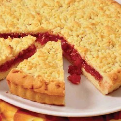 КУЧЕРЯВЫЙ ПИРОГ С ВАРЕНЬЕМ