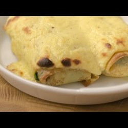 Блины с Филе Сибаса, Шпинатом и Соусом Бешамель || Масленица на FOOD TV