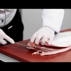 Как быстро разделать лосося и правильно засолить филе. Мастер-класс и рецепт Уриэля Штерна