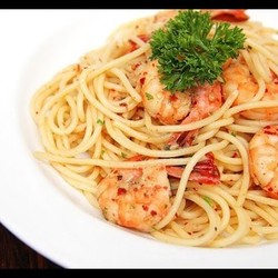 Лингвини с моллюсками, креветками и цукини от Дженнаро Контальдо