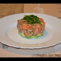 Тар-тар из лосося и авокадо