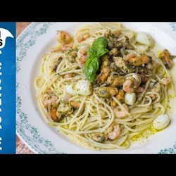 Seafood Pasta FRUTTI DI MARE & Green Herb Sauce | Bart van Olphen