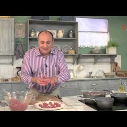 Фрикадельки в брусничном соусе