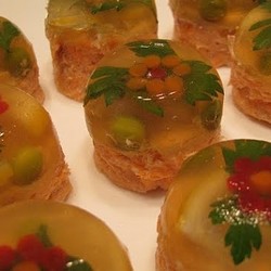 Рыбное заливное в формочках