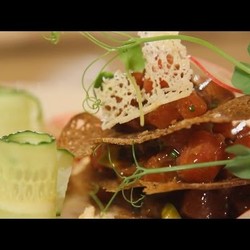 Тартар из тунца с авокадо и устричной заправкой. Рецепт от шеф-повара.