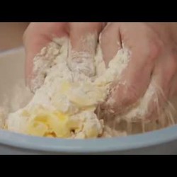 Как приготовить песочное тесто для пирогов от Джейми Оливера