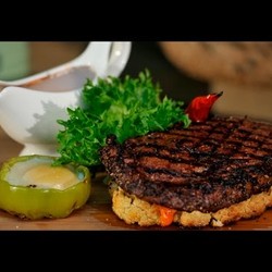 Лазерсон. Гриль Weber. Двойной стейк