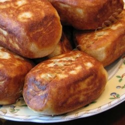 Жареные пирожки с повидлом на холодной закваске