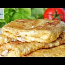 Лаваш с яйцом, сыром и помидорами