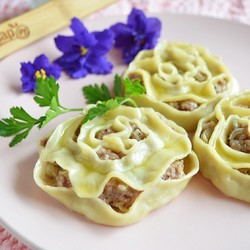 Манты-розочки