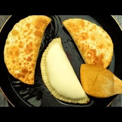 Проще не бывает! Вкусные, сочные и ароматные лепешки с сыром всего за 5 минут. | Appetitno.TV