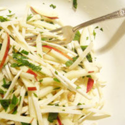Салат из корня сельдерея и яблока