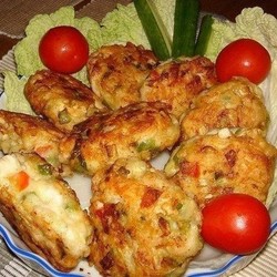 котлеты из куриного мяса с овощами и сыром