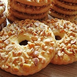 Песочные кольца с орехами